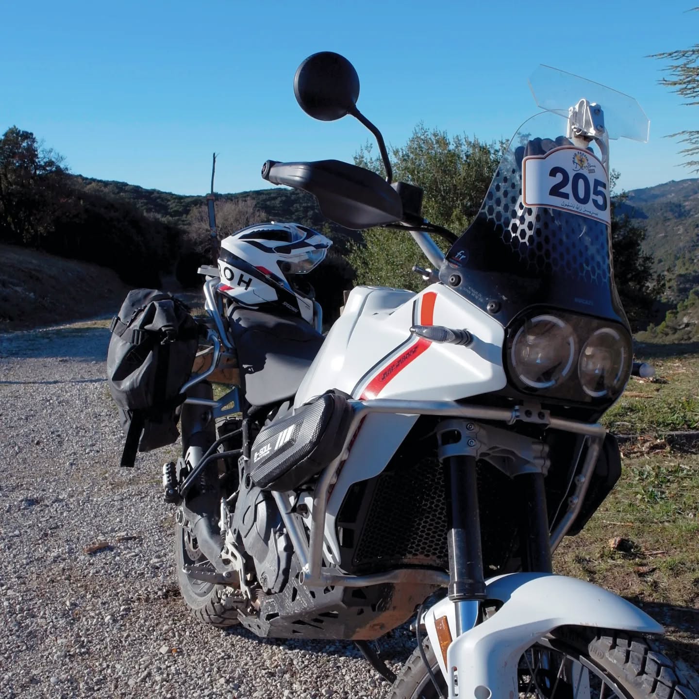 Fait aussi le travail dans la forêt. L'histoire n'en dit pas plus.
#desertx
#ducati
#ducatidesertx
#motobase
#xladv
#offroadadventure
#evenementmototrail
#desertxriders
#advmoto
#adventuremotorcycle