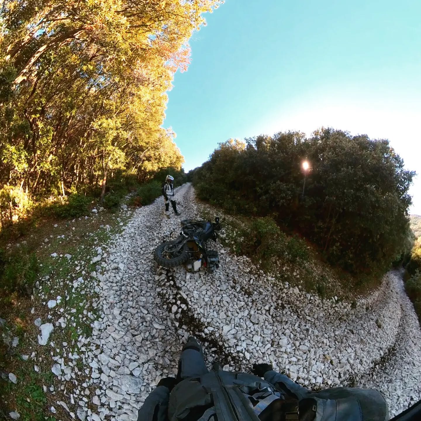 La chute
#tenere #tenere700 #ténéré #tenere700 #yamaha #yamahamotorcycles #yamahat7 #yamahatenere #yamahatenere700 #advbike #dualsportlift #adventuredriving #xladv